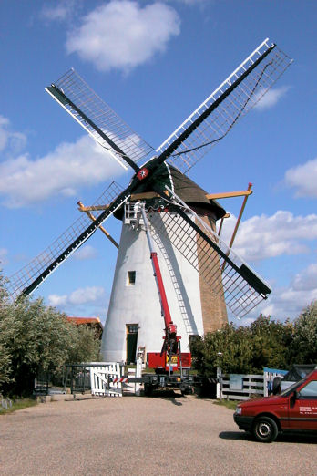 Schilderwerk groeneveldse molen 1 9 2008 (5)
